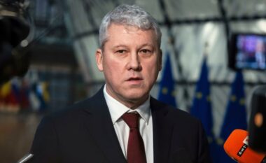 Rumania emëron kryeministrin e përkohshëm pas humbjes së koalicionit në garën presidenciale