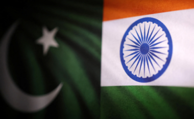 India ndalon të gjitha importet nga Pakistani