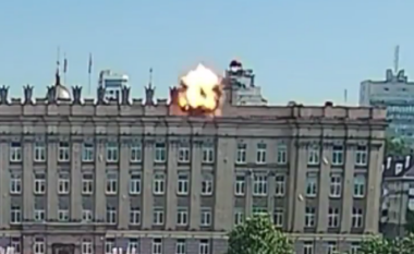 Momenti kur një dron u përplas në një ndërtesë qeveritare në Belgorod të Rusisë