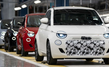Fiat 500 i rikthehet motorit me benzinë – energjia elektrike nuk i ka dhënë frytet e saj