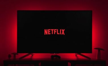 Netflix tani po teston një chatbot me Inteligjencë Artificiale për t’ju ndihmuar të gjeni gjëra për të shikuar