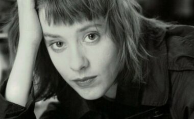 Suzanne Vega: “Duhet të rikthehemi në vendin ku faktet dhe e vërteta kanë rëndësi”