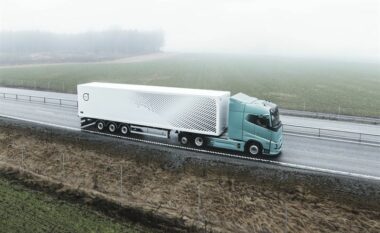 Volvo vjen me kamionin e ri elektrik që ka “kapacitet baterie” prej 600 kilometrash që bëhet me një karikim super të shpejtë