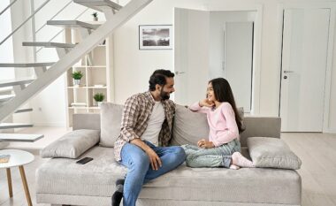 Këto modele sjelljeje tek fëmijët tuaj tregojnë se jeni një prind i mirë