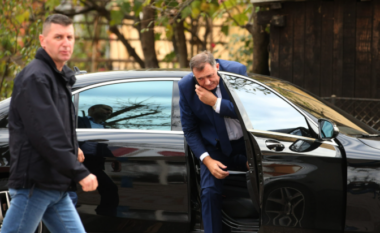 Familja e Dodikut negocioi me një zyrtar të lartë perëndimor për largimin e tij nga Bosnja