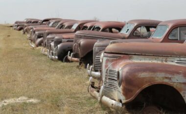 Një “thesar në zemër të Dakotës së Veriut” – rreth 300 makina klasike amerikane pritet të dalin në ankand