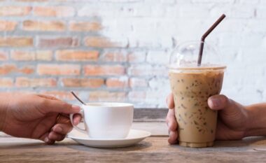 Kafe e ftohtë apo e nxehtë? Cila është më e shëndetshme dhe pse?
