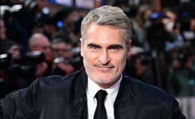 Pas dështimit të ‘Joker 2’, Joaquin Phoenix përballet me vjedhje në shtëpi