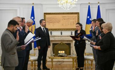 Anëtarët e rinj të KQZ-së betohen para Presidentes Osmani