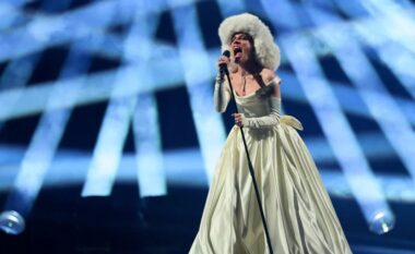 Fituesi i Eurovisionit të vitit të kaluar, do të jetë pjesë e finales – ai u shfaq gjatë provave i veshur me një fustan
