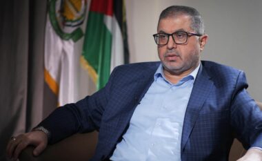 Hamasi konfirmon bisedimet e drejtpërdrejta të paqes me SHBA-në, i bën thirrje Trumpit që të “ushtrojë presion” ndaj Izraelit
