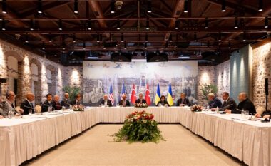 Nisin negociatat trepalëshe mes SHBA-së, Ukrainës dhe Turqisë – pa praninë e Rusisë