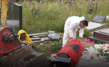 Zhvarrosja e heronjve të UÇK-së: Dëshmori kishte municione me vete në varr