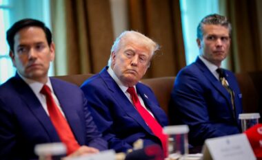 Trump po shqyrton mundësinë që bashkë me Izraelin të sulmojnë centralet bërthamore të Iranit