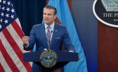 ‘Të shkatërruar, të mundur e zhdukur – zgjidh fjalën tënde’: Sekretari amerikan i Mbrojtjes kritikon ‘lajmet e rreme’ mbi sulmet në Iran