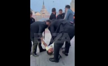 Në mes të ditës rrëmbejnë biznesmenin në Moskë, e futin në bagazh dhe largohen me shpejtësi – pas lirimit kishte mavijosje në trup
