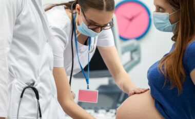 Cilat javë të shtatzënisë janë “më kritiket”: Gjatë këtyre periudhave, rreziku i komplikimeve është më i lartë