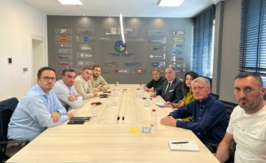 Bizneset kundërshtojnë daljen në tregun e lirë të energjisë, thonë se disa kompani tashmë kanë filluar të ndjejnë pasojat