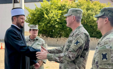 “Kontributi juaj, thelbësor për misionin” – Imami Labinot Maliqi nderohet nga ushtria amerikane