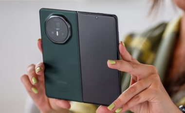 Ky telefon mund të jetë ndër pajisjet më të holla të palosshme në botë