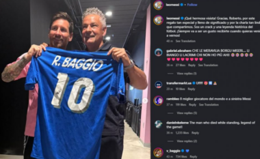 Kur dy 10-shat më të mëdhenj të futbollit takohen: Messi takon Baggion dhe merr dhuratë fanellën e tij historike
