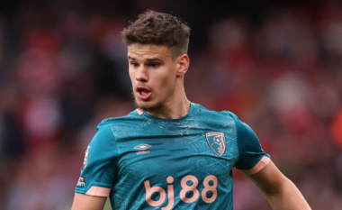 Liverpooli nuk ndalet, Milos Kerkez zbarkon në “Anfield” për teste mjekësore – transferimit kompletohet për 47 milionë euro