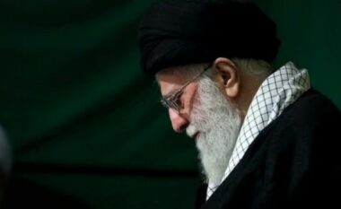 Khamenei dhe familja e tij janë fshehur në një bunker në veri të Teheranit, thonë mediat iraniane