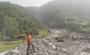 Dhjetëra persona evakuohen në kantonin Valais të Zvicrës, ndërsa shirat e rrëmbyeshëm shkaktojnë rrëshqitje dheu