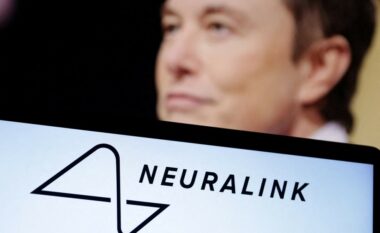 Neuralink i Musk mbledh 650 milionë dollarë në financimin e fundit ndërsa fillojnë testet klinike