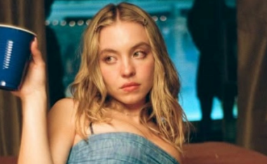 Sydney Sweeney flet për xhirimin e skenave mbi 18 vjeç: Më rrisin vetëbesimin
