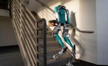 Amazon thuhet se po trajnon “robotë humanoid” për të shpërndarë porositë