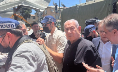 Netanyahu dhe Herzog vizitojnë Bat Yam, pjesën e Tel Avivit që ishte shndërruar në rrënoja