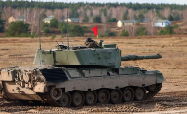 Zvicra miraton shitjen e tankeve Leopard në Gjermani, me kushtin që ato të mos përfundojnë në Ukrainë