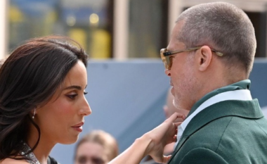 Gjesti i partneres së Brad Pitt mori vëmendje në tapetin e kuq në Londër