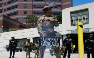 Los Angeles vendos “orë policore” në qendër të qytetit, ndërsa Newsom kritikon Trumpin