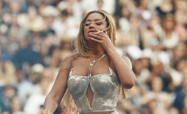 Beyonce habit fansat: del në skenë me cigare dhe mahnit me një performancë spektakolare