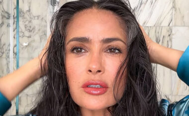 Bukuria e Salma Hayek: Truket që as mosha nuk i zmbraps