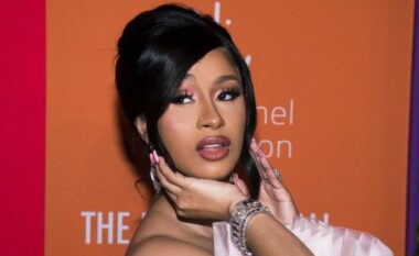 Cardi B ‘godet’ Offset-in në këngën e re dhe zbulon romancën me Stefon Diggs