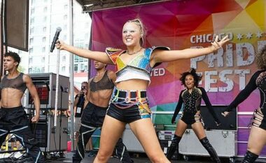 JoJo Siwa anulon papritur koncertin e Krenarisë në Çikago mes zbulimeve të reja për presionin mbi identitetin e saj seksual