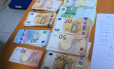 Kapen 55 mijë euro të padeklaruara në Vërmicë nga Dogana