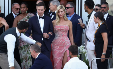 Ivanka Trump shkëlqeu me një fustan ngjyrë rozë në dasmën e Jeff Bezos