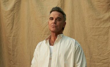 Robbie Williams emërohet Ambasador i Muzikës i FIFA-s dhe prezanton himnin zyrtar “Desire” për Kupën e Botës për Klube 2025