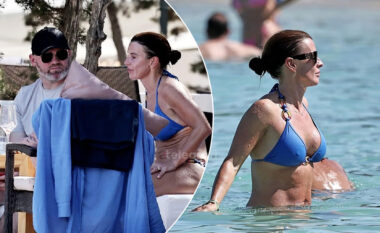 Coleen Rooney tregon format trupore teksa shijon pushimet me Wayne në diellin e Ibizës