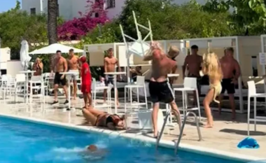 Autori i videos virale të sherrit në Ibiza me lojtarin anglez tregon si nisi përleshja
