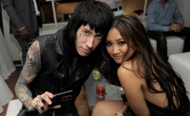 Vëllai i Miley Cyrus akuzon ish-të dashurën Brenda Song se kishte sajuar tumor, abort dhe shtatzëni të shumta gjatë lidhjes së tyre