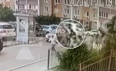Kamerat e sigurisë regjistrojnë momentin kur oficeri i inteligjencës ukrainase qëllohet për vdekje me pesë plumba në Kiev