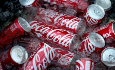 Coca-Cola do të nxjerrë në shitje një lloj të ri të pijeve të gazuara të miratuara nga Trump