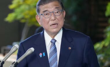 Kryeministri i Japonisë, do të japë dorëheqjen pas humbjes së madhe në zgjedhje dhe marrëveshjes tregtare me Trumpin