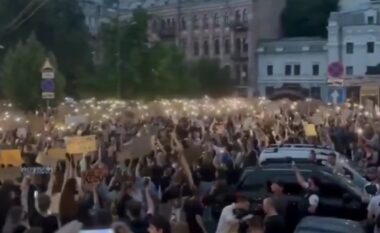 Franca i kërkon Zelenskyt të anulojë projektligjin kontrovers për korrupsionin