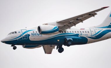Zhduket aeroplani me 50 pasagjerë në Rusi